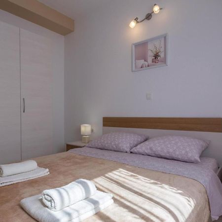 1 Bedroom Lovely Apartment In Komarna 克勒克 外观 照片