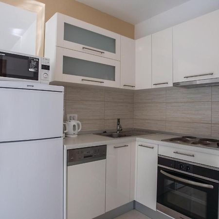 1 Bedroom Lovely Apartment In Komarna 克勒克 外观 照片