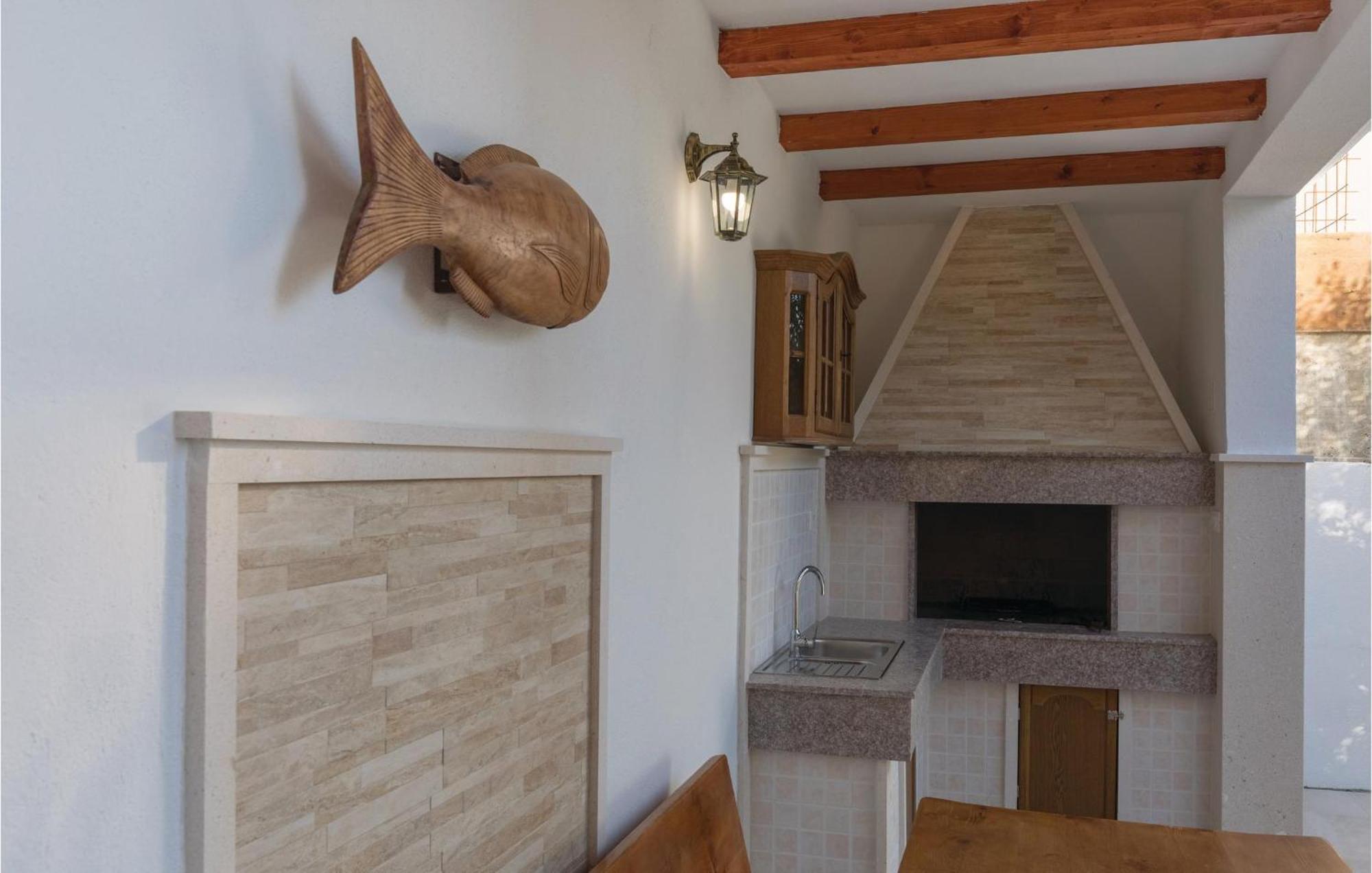 1 Bedroom Lovely Apartment In Komarna 克勒克 外观 照片